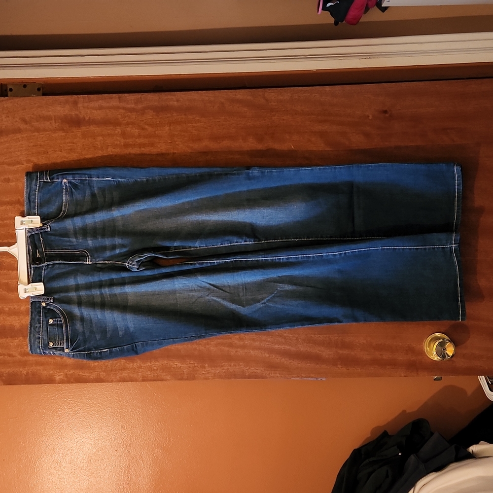 EARL JEANS